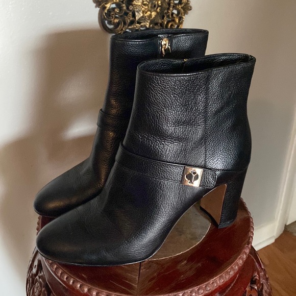KATE SPADE Thatcher Twistlock Mini Pebble Leather Ankle black Boots SIZE 10 B ๐ค๐ค - Picture 1 of 12